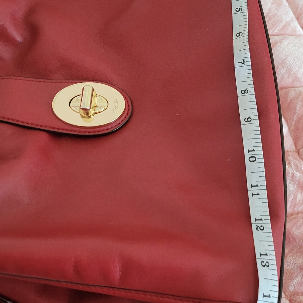 Coach Vibrant Red Leather Hobo Bag with Glossy Finish and Gold Hardwear - Picture 13 of 14